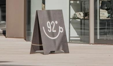 92 Degrees Sign